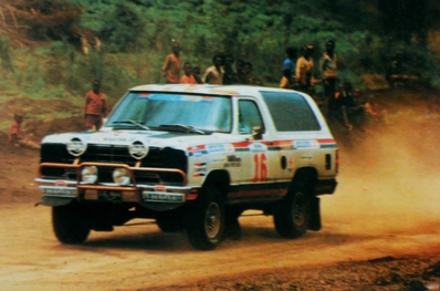 Sandro Munari - Piero Sodano
29º Marlboro Safari Rally 1981. Dodge Ramcharger (SXL866). Abandonó por la caja de cambios.

Del 16 al 20 de Abril, Nairobi, Kenya, África.
Superficie: tierra.

El Rally tenia un total de 4.750 km con 77 controles horarios.
Tomaron la salida 70 equipos, finalizaron 21.@
Palabras clave: Sandro_Munari;Safari;Dodge;Ramcharger;1981