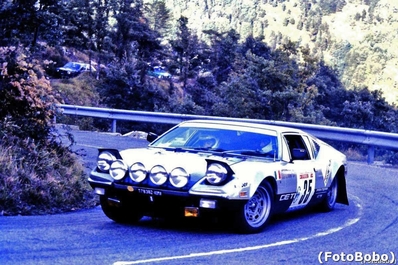 Andrea Biamonti - Tomagnini
23º Rallye Sanremo 1981. De Tomaso Pantera. Abandonó, desconocemos el motivo.

Del 5 al 10 de Octubre, Sanremo, Imperia, Liguria, Italia.
Superficie: asfalto - tierra.

El Rally tenia un total de 2792.00 km de los que 751.06 km divididos en 61 tramos eran especiales, (2 de ellas fueron canceladas SS51 Upega de 12.35 km y SS56 San Romolo de 34.95 km).

Tomaron la salida 63 equipos, finalizaron 27.

Foto de Alberto Anam
@
Palabras clave: Tomaso_Pantera;Sanremo;1981