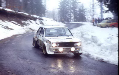 Bertram Leist - Hoffmann
49º Rallye Automobile de Monte-Carlo 1981. Fiat 131 Abarth (BZ 26127). Abandonó.

Del 24 al 30 de Enero, Monte-Carlo.
Superficie: asfalto - nieve.

El Rally tenia un total de 3930.00 km de los que 750.00 km divididos en 32 tramos eran especiales.

Se inscribieron 274 equipos, tomaron la salida 263, finalizaron 133.@
Palabras clave: Fiat;Abarth;Montecarlo;1981