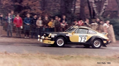 Isidro (Bilo) Oliveras - Joan Arnella
30º Lombard RAC Rally 1981. Porsche 911 SC. Excluido al no pasar por el control horario de SS17 Craik.

Del 22 al 24 de Noviembre, Chester, Cheshire, Inglaterra.
Superficie: asfalto - tierra.

El Rally tenia un total de 2720 km de los que 722 km divididos en 65 tramos eran especiales.

Se inscribieron 154 equipos, tomaron la salida 151, finalizaron 54.@
Palabras clave: Porsche;SC;Gran_Bretaña;1981;RAC_Rally