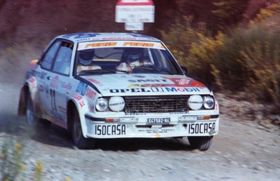 Maurizio Verini - Andrea Ulivi
23º Rally de Sanremo 1981. Opel Ascona 400. Abandonó por la bomba de aceite en SS41 Kleber 2.

Del 5 al 10 de Octubre, Sanremo, Italia.
Superficie: asfalto - tierra.

El Rally tenia un total de 2847.00 km de los que 751.06 km divididos en 61 tramos eran especiales, (2 de ellas fueron canceladas SS51 Upega de 12.35 km y SS56 San Romolo de 34.95 km).

Tomaron la salida 63 equipos, finalizaron 27.@
Palabras clave: ;Opel;Ascona;Sanremo;1981