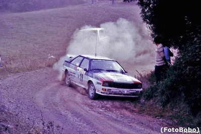Michele Cinotto - Emilio Radaelli
23º Rally de Sanremo 1981. Audi Quattro (IN-NL 77). Abandonó por accidente en SS26 Talbot 1.

Del 5 al 10 de Octubre, Sanremo, Italia.
Superficie: asfalto - tierra.

El Rally tenia un total de 2847.00 km de los que 751.06 km divididos en 61 tramos eran especiales, (2 de ellas fueron canceladas SS51 Upega de 12.35 km y SS56 San Romolo de 34.95 km).

Tomaron la salida 63 equipos, finalizaron 27.

© Alberto Anam
@
Palabras clave: Michele_Cinotto;Audi;Quattro;Sanremo;1981