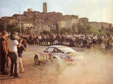 Walter Röhrl - Christian Geistdörfer
23º Rallye Sanremo 1981. Porsche 911 SC (BB-PW 635). Abandonó por la caja de cambios en SS41 Kleber 2 de 7.85 km.

Del 5 al 10 de Octubre, Sanremo, Imperia, Liguria, Italia.
Superficie: asfalto - tierra.

El Rally tenia un total de 2792.00 km de los que 751.06 km divididos en 61 tramos eran especiales, (2 de ellas fueron canceladas SS51 Upega de 12.35 km y SS56 San Romolo de 34.95 km).

Tomaron la salida 63 equipos, finalizaron 27.@
Palabras clave: Walter_Röhrl;Porsche;Sanremo;1981