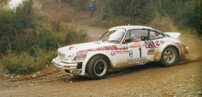 Walter Röhrl - Christian Geistdörfer
23º Rallye Sanremo 1981. Porsche 911 SC (BB-PW 635). Abandonó por la caja de cambios en SS41 Kleber 2 de 7.85 km.

Del 5 al 10 de Octubre, Sanremo, Imperia, Liguria, Italia.
Superficie: asfalto - tierra.

El Rally tenia un total de 2792.00 km de los que 751.06 km divididos en 61 tramos eran especiales, (2 de ellas fueron canceladas SS51 Upega de 12.35 km y SS56 San Romolo de 34.95 km).

Tomaron la salida 63 equipos, finalizaron 27.@
Palabras clave: Walter_Röhrl;Porsche;Sanremo;1981