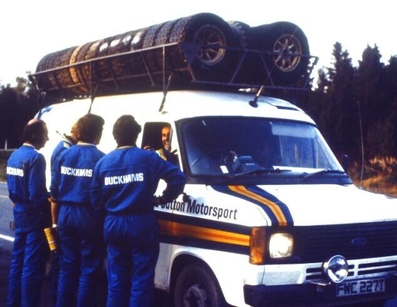 31º 1000 Lakes Rally 1981
Asistencia del equipo Ford
Rothmans Rally Team

Del 28 al 30 de Agosto, Jyväskylä, Finlandia.
Superficie: tierra - grava.

El Rally tenia un total de 1418.89 km de los que 453.09 km divididos en 48 tramos eran especiales, (2 de ellas fueron canceladas SS11 y SS37 Ristijarvi de 13.20 Km).

Se inscribieron 152 equipos, tomaron la salida 146, finalizaron 66.
Palabras clave: Asistencias;Ford;Finlandia;1981