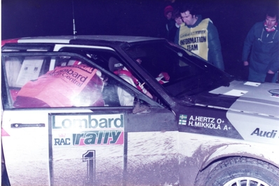 Hannu Mikkola - Arne Hertz
31º Lombard RAC Rally 1982. Audi Quattro (IN-NV 84). Clasificado 1º.

Del 21 al 25 de Noviembre, York, Inglaterra.
Superficie: asfalto - tierra.

El Rally tenia un total de 2970.00 km de los que 711.73 km divididos en 69 tramos eran especiales, (una de ellas fue cancelada SS46 Yair de 8.53 Km).

Se inscribieron 161 equipos, tomaron la salida 146, finalizaron 63.@
Palabras clave: ;Audi;Quattro;Gran_Bretaña;1982;RAC_Rally;Inglaterra