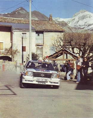 Walter Röhrl - Christian Geistdörfer
50º Rallye Automobile de Monte-Carlo 1982. Opel Ascona 400 (GG-CK 188). Clasificado 1º.

Del 16 al 22 de Enero, Monte Carlo.
Superficie: asfalto - nieve.

El Rally tenia un total de 4082.71 km de los que 747.81 km divididos en 32 tramos eran especiales, (2 de ellas fueron canceladas SS7 Trigance - Chateauvieux 1 de 28,53 Km y SS15 St Jean en Royans - La Chapelle en Vercors de 38,67 Km).

Se inscribieron 306 equipos, tomaron la salida 299, finalizaron 140.@
Palabras clave: Walter_Röhrl;Opel;Ascona;Montecarlo;1982