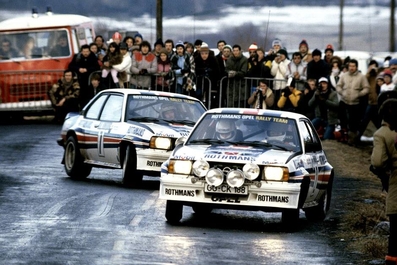 50º Rallye Automobile de Monte-Carlo 1982

Los Opel Ascona 400 de:

El de delante 2# (GG-CK 188) de Walter Röhrl - Christian Geistdörfer, clasificado 1º.

Detrás el 7# (GG-CJ 690) de Jochi Kleint - Gunter Wanger, clasificado 7º.

Del 16 al 22 de Enero, Monte Carlo.
Superficie: asfalto - nieve.

El Rally tenia un total de 4082.71 km de los que 747.81 km divididos en 32 tramos eran especiales, (2 de ellas fueron canceladas SS7 Trigance - Chateauvieux 1 de 28,53 Km y SS15 St Jean en Royans - La Chapelle en Vercors de 38,67 Km).

Se inscribieron 306 equipos, tomaron la salida 299, finalizaron 140.@



Palabras clave: Walter_Röhrl;Jochi_Kleint;Opel;Ascona;Montecarlo;1982