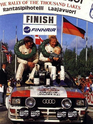 Hannu Mikkola - Arne Hertz
32º Rally of the 1000 Lakes 1982. Audi Quattro (IN-NN 82). Clasificado 1º.

Del 27 al 29 de Agosto, Jyväskylä, Finlandia.
Superficie: tierra.

El Rally tenia un total de 1432.00 km de los que 479.82 km divididos en 47 tramos eran especiales, (una de ellas fue cancelada SS39 Kalasaari de8.85 km).

Tomaron la salida 154 equipos, finalizaron 68.@
Palabras clave: ;Audi;Quattro;Finlandia;1982;