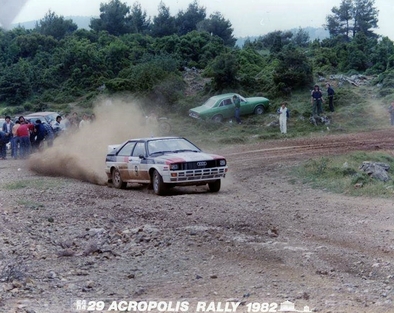 Michèle Mouton - Fabrizia Pons
29º Rothmans Acropolis Rally 1982. Audi Quattro (IN-NU 40). Clasificada 1ª.

Del 31 de Mayo al 3 de Junio, Atenas, Grecia.
Superficie: tierra.

El Rally tení­a un total de 2603.00 km de los que 1004.58 km divididos en 57 tramos eran especiales (dos de ellos fueron cancelados SS10 Moschokaria 1 de 10.00 km y SS38 Killini de 27 Km).

Tomaron la salida 136 equipos, finalizaron 32.@
Palabras clave: Michele_Mouton;Audi;Quattro;Acropolis;Grecia;Grupo_B;1982;Mujeres;Womens