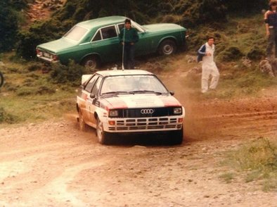 Michèle Mouton - Fabrizia Pons
29º Rothmans Acropolis Rally 1982. Audi Quattro (IN-NU 40). Clasificada 1ª.

Del 31 de Mayo al 3 de Junio, Atenas, Grecia.
Superficie: tierra.

El Rally tení­a un total de 2603.00 km de los que 1004.58 km divididos en 57 tramos eran especiales (dos de ellos fueron cancelados SS10 Moschokaria 1 de 10.00 km y SS38 Killini de 27 Km).

Tomaron la salida 136 equipos, finalizaron 32.@
Palabras clave: Michele_Mouton;Fabrizia_Pons;Audi;Quattro;Acropolis;Grecia;Grupo_B;1982;Mujeres;Womens