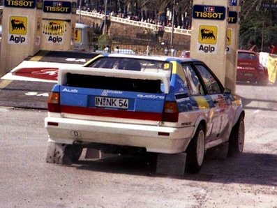 Stig Blomqvist - Björn Cederberg
24º Rally de Sanremo 1982. Audi Quattro (IN-NK 54). Clasificado 1º.

Del 3 al 9 de Octubre, Sanremo, Imperia, Liguria, Italia.
Superficie: asfalto - tierra.
El Rally tenia un total de 2663 km de los que 735.44 km divididos en 56 tramos eran especiales.
Tomaron la salida 90 equipos, finalizaron 27.@
Palabras clave: Stig_Blomqvist;Audi;Quattro;Grupo_B;Sanremo;1982