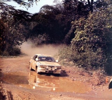 Walter Röhrl - Christian Geistdörfer
14º Marlboro Rallye Cote d'Ivoire 1982. Opel Ascona 400 (GG-CJ 991). Clasificado 1º.

De 27 de Octubre al 1 de Noviembre, Abidjan, Costa d'Ivori, África.
Superficie: tierra.

El Rally tenia un total de 4935.51 km con 54 controles horarios.

Tomaron la salida 51 equipos, finalizaron 6.@
Palabras clave: Walter_Röhrl;Costa_Marfil;Opel;Ascona;1982