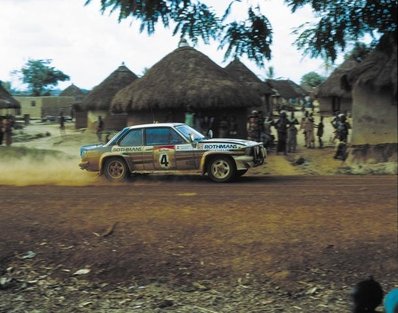 Walter Röhrl - Christian Geistdörfer
14º Marlboro Rallye Cote d'Ivoire 1982. Opel Ascona 400 (GG-CJ 991). Clasificado 1º.

De 27 de Octubre al 1 de Noviembre, Abidjan, Costa d'Ivori, África.
Superficie: tierra.

El Rally tenia un total de 4935.51 km con 54 controles horarios.

Tomaron la salida 51 equipos, finalizaron 6.@
Palabras clave: Walter_Röhrl;Costa_Marfil;Opel;Ascona;1982