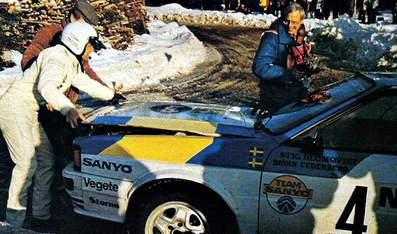 Stig Blomqvist - Bjorn Cederberg
32º International Swedish Rally 1982. Audi Quattro (N-DC 163). Clasificado 1º.

Del 12 al 14 de Febrero, Karlstad, Suecia.
Superficie: nieve - hielo.

El Rally tenia un total de 1390.00 km de los que 366.51 km divididos en 25 tramos eran especiales (2 de ellas fueron canceladas SS11 Rada de 6 Km y SS14 Klaralven de 8 Km).

Tomaron la salida 116 equipos, finalizaron 68.@
Palabras clave: Stig_Blomqvist;Audi;Quattro;Suecia;grupo_B;nieve;1982