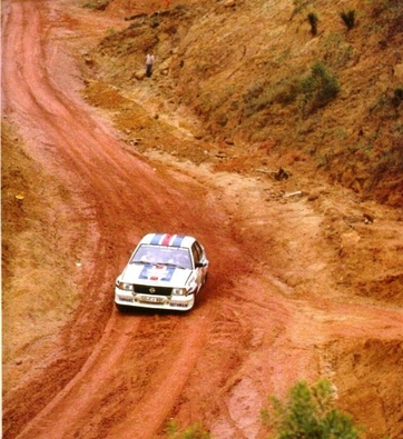 Walter Röhrl - Christian Geistdörfer
4º Marlboro Rallye de Brasil 1982. Opel Ascona 400 (GG-CJ 991). Clasificado 2º.

Del 11 al 14 de Agosto, Sao Paulo, Brasil.
Superficie: tierra.

El Rally tenia un total de 2295 km de los que 705.98 km divididos en 29 tramos eran especiales, (5 de ellas fueron canceladas, SS7, SS14, SS15, SS20 y SS22).

Tomaron la salida 55 equipos, finalizaron 5.@
Palabras clave: Walter_Röhrl;Opel;Ascona;Audi;Quattro;Brasil;1982