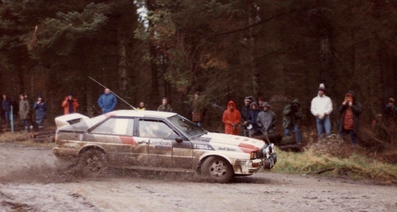 Michèle Mouton - Fabrizia Pons
31º Lombard RAC Rally 1982. Audi Quattro (IN-NN 82). Clasificada 2ª.

Del 21 al 25 de Noviembre, York, Inglaterra.
Superficie: asfalto - tierra.

El Rally tenia un total de 2970.00 km de los que 711.73 km divididos en 69 tramos eran especiales, (una de ellas fue cancelada SS46 Yair de 8.53 Km).

Se inscribieron 161 equipos, tomaron la salida 146, finalizaron 63.@
Palabras clave: Michele_Mouton;Audi;Gran_Bretaña;1982;RAC_Rally;Womens;Mujeres;Inglaterra