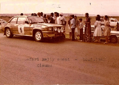 Walter Röhrl - Christian Geistdörfer
30º Marlboro Safari Rally 1982. Opel Ascona 400. Clasificado 2º.

Del 8 al 12 de Abril, Nairobi, Kenya, Africa.
Superficie: tierra.

El Rally tenia un total de 5120 km con 83 controles horarios.

Tomaron la salida 73 equipos, finalizaron 21.@
Palabras clave: Walter_Röhrl;Opel;Ascona;Safari;1982