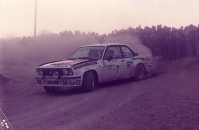 Luigi Battistolli (Lucky) - Fabio Penariol
15º Rallye dell'Isola d'Elba 1982. Opel Ascona 400. Clasificado 2º.

Del 22 al 24 de Abril, Marina di Campo.
Superficie: asfalto - tierra.

El Rally tenia un total de 1004.00 km de los que no sabemos cuantos Km divididos en 37 tramos especiales.

Tomaron la salida 87 equipos, finalizaron 29.@
Palabras clave: Luigi_Battistolli;Fabio;Penariol;Elba;Opel;1982