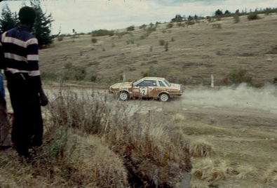 Mike Kirkland - Anton Levitan
30º Marlboro Safari Rally 1982. Nissan Violet GTS. Clasificado 3º.

Del 8 al 12 de Abril, Nairobi, Kenya, Africa.
Superficie: tierra.

El Rally tenia un total de 5120 km con 83 controles horarios.

Tomaron la salida 73 equipos, finalizaron 21.@
Palabras clave: Nissan;Violet;GTS;Safari;1982