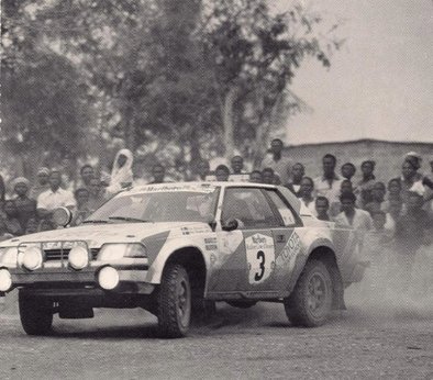 Björn Waldegard - Hans Thorszelius
14º Marlboro Rallye Cote d'Ivoire 1982. Toyota Celica 2000 GT. Clasificado 3º.

De 27 de Octubre al 1 de Noviembre, Abidjan, Costa d'Ivori, África.
Superficie: tierra.

El Rally tenia un total de 4935.51 km con 54 controles horarios.

Tomaron la salida 51 equipos, finalizaron 6.@
Palabras clave: Bjorn_Waldegard;Costa_Marfil;Toyota;Celica;1982