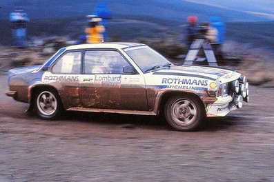 Henri Toivonen - Fred Gallagher
31º Lombard RAC Rally 1982. Opel Ascona 400 (GG-CK 217). Clasificado 3º.

Del 21 al 25 de Noviembre, York, Inglaterra.
Superficie: asfalto - tierra.

El Rally tenia un total de 2970.00 km de los que 711.73 km divididos en 69 tramos eran especiales, (una de ellas fue cancelada SS46 Yair de 8.53 Km).

Se inscribieron 161 equipos, tomaron la salida 146, finalizaron 63.@
Palabras clave: Henri_Toivonen;Opel;Ascona;Gran_Bretaña;1982;RAC_Rally;Inglaterra