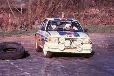 Henri Toivonen - Fred Gallagher
31º Lombard RAC Rally 1982. Opel Ascona 400 (GG-CK 217). Clasificado 3º.

Del 21 al 25 de Noviembre, York, Inglaterra.
Superficie: asfalto - tierra.

El Rally tenia un total de 2970.00 km de los que 711.73 km divididos en 69 tramos eran especiales, (una de ellas fue cancelada SS46 Yair de 8.53 Km).

Se inscribieron 161 equipos, tomaron la salida 146, finalizaron 63.@
Palabras clave: Henri_Toivonen;Opel;Ascona;Gran_Bretaña;1982;RAC_Rally;Inglaterra