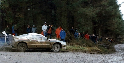 Markku Alén - Ilkka Kivimaki
31º Lombard RAC Rally 1982. Lancia Rally 037 (TO Y09062). Clasificado 4º.

Del 21 al 25 de Noviembre, York, Inglaterra.
Superficie: asfalto - tierra.

El Rally tenia un total de 2970.00 km de los que 711.73 km divididos en 69 tramos eran especiales, (una de ellas fue cancelada SS46 Yair de 8.53 Km).

Se inscribieron 161 equipos, tomaron la salida 146, finalizaron 63.@
Palabras clave: Markku_Alen;Lancia;Grupo_B;Gran_Bretaña;Inglaterra;1982;Lombard_RAC_Rally