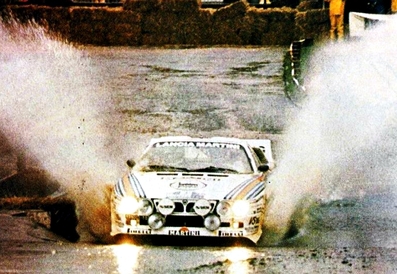 Markku Alén - Ilkka Kivimaki
31º Lombard RAC Rally 1982. Lancia Rally 037 (TO Y09062). Clasificado 4º.

Del 21 al 25 de Noviembre, York, Inglaterra.
Superficie: asfalto - tierra.

El Rally tenia un total de 2970.00 km de los que 711.73 km divididos en 69 tramos eran especiales, (una de ellas fue cancelada SS46 Yair de 8.53 Km).

Se inscribieron 161 equipos, tomaron la salida 146, finalizaron 63.@
Palabras clave: Markku_Alen;Lancia;Grupo_B;Gran_Bretaña;Inglaterra;1982;Lombard_RAC_Rally