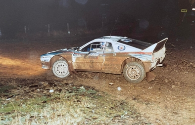Markku Alén - Ilkka Kivimaki
31º Lombard RAC Rally 1982. Lancia Rally 037 (TO Y09062). Clasificado 4º.

Del 21 al 25 de Noviembre, York, Inglaterra.
Superficie: asfalto - tierra.

El Rally tenia un total de 2970.00 km de los que 711.73 km divididos en 69 tramos eran especiales, (una de ellas fue cancelada SS46 Yair de 8.53 Km).

Se inscribieron 161 equipos, tomaron la salida 146, finalizaron 63.@
Palabras clave: Markku_Alen;Lancia;Grupo_B;Gran_Bretaña;Inglaterra;1982;Lombard_RAC_Rally