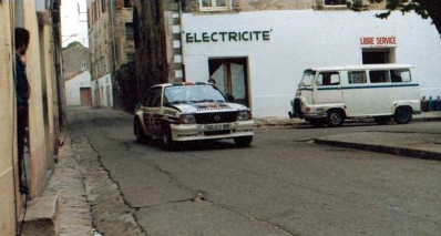 Walter Röhrl - Christian Geistdörfer
26º Tour de Corse - Rallye de France 1982. Opel Ascona 400 (GG-CJ 991). Clasificado 4º.

Del 6 al 8 de Mayo, Ajaccio, Córcega, Francia.
Superficie: asfalto.
El Rally tenia un total de 1616.70 km de los que 1176.10 km divididos en 27 tramos eran especiales.

Se inscribieron 181 equipos, tomaron la salida 177, finalizaron 47.@
Palabras clave: Walter_Röhrl;Corse;Corcega;Opel;Ascona;1982