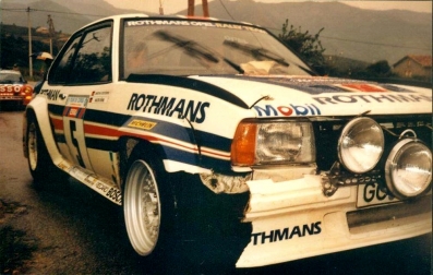 Walter Röhrl - Christian Geistdörfer
26º Tour de Corse - Rallye de France 1982. Opel Ascona 400 (GG-CJ 991). Clasificado 4º.

Del 6 al 8 de Mayo, Ajaccio, Córcega, Francia.
Superficie: asfalto.

El Rally tenia un total de 1616.70 km de los que 1176.10 km divididos en 27 tramos eran especiales.

Se inscribieron 181 equipos, tomaron la salida 177, finalizaron 47.@
Palabras clave: Walter_Röhrl;Corse;Corcega;Opel;Ascona;1982