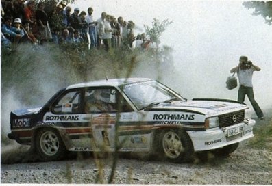 Henri Toivonen - Fred Gallagher
24º Rally de Sanremo 1982. Opel Ascona 400 (GG-CJ 991). Clasificado 5º.

La revista AUTOSPORT opinó de la participación de Henri en esta prueba:
"La sensación del Rally fue Henri Toivonen con su Opel, que hizo una fabulosa exhibición y finalmente terminó 5º."

Del 3 al 9 de Octubre, Sanremo, Imperia, Liguria, Italia.
Superficie: asfalto - tierra.

El Rally tenia un total de 2663 km de los que 735.44 km divididos en 56 tramos eran especiales.

Tomaron la salida 90 equipos, finalizaron 27.
@
Palabras clave: Henri_Toivonen;Fred_Gallagher;Opel;Ascona;Sanremo;1982