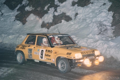 Bruno Saby - Francoise Sappey
50º Rallye Automobile de Monte-Carlo 1982. Renault 5 Turbo (6480 VM 38). Clasificado 5º.

Del 16 al 22 de Enero, Monte Carlo.
Superficie: asfalto - nieve.

El Rally tenia un total de 4082.71 km de los que 747.81 km divididos en 32 tramos eran especiales, (2 de ellas fueron canceladas SS7 Trigance - Chateauvieux 1 de 28,53 Km y SS15 St Jean en Royans - La Chapelle en Vercors de 38,67 Km).

Se inscribieron 306 equipos, tomaron la salida 299, finalizaron 140.@
Palabras clave: ;Renault;Turbo;Montecarlo;1982