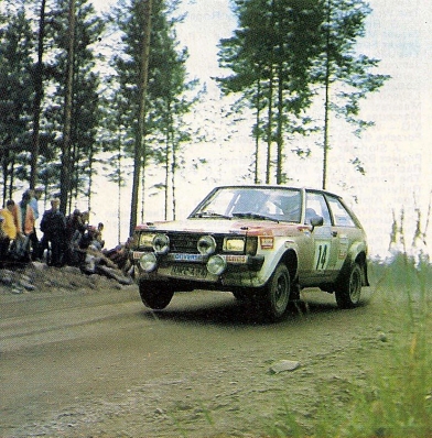 Antero Laine - Risto Virtanen
32º Rally of the 1000 Lakes 1982. Talbot Sunbeam Lotus. Clasificado 5º.

Del 27 al 29 de Agosto, Jyväskylä, Finlandia.
Superficie: tierra.

El Rally tenia un total de 1432.00 km de los que 479.82 km divididos en 47 tramos eran especiales, (una de ellas fue cancelada SS39 Kalasaari de8.85 km).

Tomaron la salida 154 equipos, finalizaron 68.@
Palabras clave: Talbot;Sunbeam;Lotus;Finlandia;1982