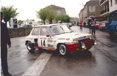 Bruno Saby - Francoise Sappey
26º Tour de Corse 1982. Renault 5 Turbo, (11 VX 38). Clasificado 5º.

Del 6 al 8 de Mayo, Ajaccio, Córcega, Francia.
Superficie: asfalto.

El Rally tenia un total de 1616.70 km de los que 1176.10 km divididos en 27 tramos eran especiales.

Se inscribieron 181 equipos, tomaron la salida 177, finalizaron 47.@
Palabras clave: ;Renault;Turbo;Corse;Corcega;1982