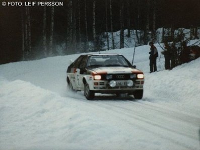 Michèle Mouton - Fabrizia Pons
32º International Swedish Rally 1982. Audi Quattro (IN-NU 81). Clasificada 5ª.
Audi Sport

Del 12 al 14 de Febrero, Karlstad, Suecia.
Superficie: nieve - hielo.

El Rally tenia un total de 1390.00 km de los que 366.51 km divididos en 25 tramos eran especiales (2 de ellas fueron canceladas SS11 Rada de 6 Km y SS14 Klaralven de 8 Km).

Tomaron la salida 116 equipos, finalizaron 68.@
Palabras clave: Michele_Mouton;Fabrizia_Pons;Audi;Quattro;Suecia;grupo_B;nieve;1982;Mujeres;Womens