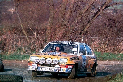 Russell Brookes - Mike Broad
31º Lombard RAC Rally 1982. Vauxhall Chevette 2300 HSR (XEG 550X). Clasificado 6º.

Del 21 al 25 de Noviembre, York, Inglaterra.
Superficie: asfalto - tierra.

El Rally tenia un total de 2970.00 km de los que 711.73 km divididos en 69 tramos eran especiales, (una de ellas fue cancelada SS46 Yair de 8.53 Km).

Se inscribieron 161 equipos, tomaron la salida 146, finalizaron 63.@
Palabras clave: ;Vauxhall;Chevette;Gran_Bretaña;RAC_Rally;1982;Inglaterra