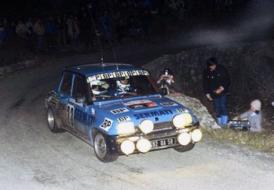 Dany Snobeck - Denise Emmanuelli
50º Rallye Automobile de Monte-Carlo 1982. Renault 5 Turbo (4692 QA 58). Clasificado 6º.

Del 16 al 22 de Enero, Monte Carlo.
Superficie: asfalto - nieve.

El Rally tenia un total de 4082.71 km de los que 747.81 km divididos en 32 tramos eran especiales, (2 de ellas fueron canceladas SS7 Trigance - Chateauvieux 1 de 28,53 Km y SS15 St Jean en Royans - La Chapelle en Vercors de 38,67 Km).

Se inscribieron 306 equipos, tomaron la salida 299, finalizaron 140.@
Palabras clave: Renault;Turbo;Montecarlo;1982