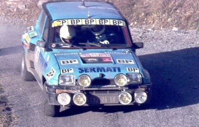 Dany Snobeck - Denise Emmanuelli
50º Rallye Automobile de Monte-Carlo 1982. Renault 5 Turbo (4692 QA 58). Clasificado 6º.

Del 16 al 22 de Enero, Monte Carlo.
Superficie: asfalto - nieve.

El Rally tenia un total de 4082.71 km de los que 747.81 km divididos en 32 tramos eran especiales, (2 de ellas fueron canceladas SS7 Trigance - Chateauvieux 1 de 28,53 Km y SS15 St Jean en Royans - La Chapelle en Vercors de 38,67 Km).

Se inscribieron 306 equipos, tomaron la salida 299, finalizaron 140.@
Palabras clave: Renault;Turbo;Montecarlo;1982