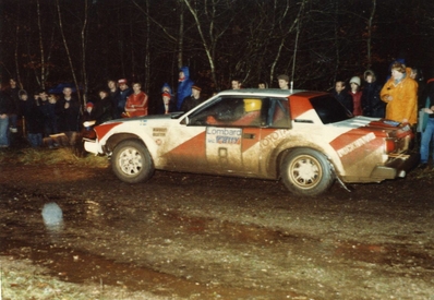 Bjorn Waldegard - Ragnar Spjuth
31º Lombard RAC Rally 1982. Toyota Celica 2000 GT (K-AR 606). Clasificado 7º.

Del 21 al 25 de Noviembre, York, Inglaterra.
Superficie: asfalto - tierra.

El Rally tenia un total de 2970 km de los que 716 km divididos en 69 tramos eran especiales, (una de ellas fue cancelada SS46 Yair de 8.53 Km).

Se inscribieron 161 equipos, tomaron la salida 146, finalizaron 63.@
Palabras clave: ;Toyota;Celica;Gran_Bretaña;RAC_Rally;1982;Inglaterra
