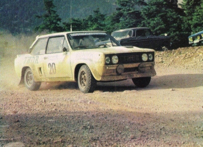 Pavlos Moschoutis - Stamatis Vellis (Silef)
29º Rally Acrópolis 1982. Fiat 131 Abarth (ELPA 23). Clasificado 7º.

Del 31 de Mayo al 3 de Junio, Atenas, Grecia.
Superficie: tierra.

El Rally tení­a un total de 2603.00 km de los que 1004.58 km divididos en 57 tramos eran especiales (dos de ellos fueron cancelados SS10 Moschokaria 1 de 10.00 km y SS38 Killini de 27 Km).

Tomaron la salida 136 equipos, finalizaron 32.@
Palabras clave: Fiat;Abarth;Acropolis;Grecia;1982