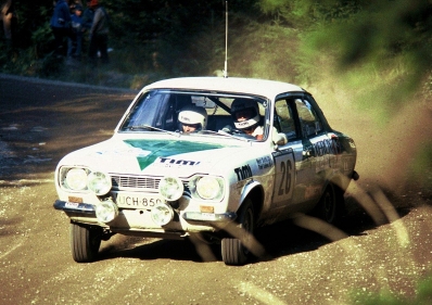 Harri Uotila - Timi Leino
32º Rally of the 1000 Lakes 1982. Ford Escort RS 2000 MKI (UCH-850). Clasificado 7º.

Del 27 al 29 de Agosto, Jyväskylä, Finlandia.
Superficie: tierra.

El Rally tenia un total de 1432.00 km de los que 479.82 km divididos en 47 tramos eran especiales, (una de ellas fue cancelada SS39 Kalasaari de8.85 km).

Tomaron la salida 154 equipos, finalizaron 68.@
Palabras clave: Ford;Escort;MKI;MKI;Finlandia;1982