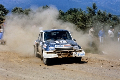 Alexandros Maniatopoulos "Leonidas" - Sotiris Kokkinis
29º Rally Acrópolis 1982. Renault 5 Turbo (Gr.4). Clasificado 8º.

Del 31 de Mayo al 3 de Junio, Atenas, Grecia.
Superficie: tierra.

El Rally tení­a un total de 2603.00 km de los que 1004.58 km divididos en 57 tramos eran especiales (dos de ellos fueron cancelados SS10 Moschokaria 1 de 10.00 km y SS38 Killini de 27 Km).

Tomaron la salida 136 equipos, finalizaron 32.@
Palabras clave: Renault;Turbo;Acropolis;Grecia;1982