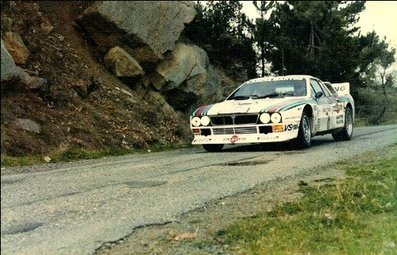 Markku Alén - Ilkka Kivimaki
26º Tour de Corse - Rallye de France 1982. Lancia Rally 037 (A6 33088). Clasificado 9º.

Debut en el Mundial de Rallys del Lancia Rally 037.

Del 6 al 8 de Mayo, Ajaccio, Córcega, Francia.
Superficie: asfalto.

El Rally tenia un total de 1616.70 km de los que 1176.10 km divididos en 27 tramos eran especiales.

Se inscribieron 181 equipos, tomaron la salida 177, finalizaron 47.@
Palabras clave: Markku_Alen;Ilkka_Kivimaki;Lancia;Corcega;Grupo_B;1982;Corse;Debut