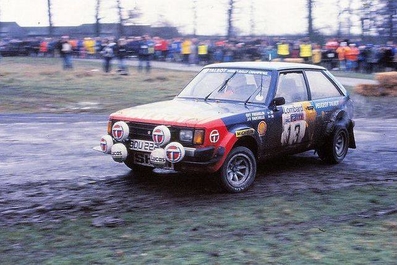 Guy Frequelin - Jean-François Fauchille
31º Lombard RAC Rally 1982. Talbot Sunbeam Lotus (BDU 222Y). Clasificado 11º.

Del 21 al 25 de Noviembre, York, Inglaterra.
Superficie: asfalto - tierra.

El Rally tenia un total de 2970.00 km de los que 711.73 km divididos en 69 tramos eran especiales, (una de ellas fue cancelada SS46 Yair de 8.53 Km).

Se inscribieron 161 equipos, tomaron la salida 146, finalizaron 63.@
Palabras clave: ;Talbot;Sunbeam;Gran_Bretaña;RAC_Rally;1982;Inglaterra