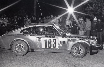 Jacques Fossa - Bernard Meullenot
50º Rallye Automobile de Monte-Carlo 1982. Porsche 911 SC (7115 VQ 38). Clasificado 12º.

Del 16 al 22 de Enero, Monte Carlo.
Superficie: asfalto - nieve.

El Rally tenia un total de 4082.71 km de los que 747.81 km divididos en 32 tramos eran especiales, (2 de ellas fueron canceladas SS7 Trigance - Chateauvieux 1 de 28,53 Km y SS15 St Jean en Royans - La Chapelle en Vercors de 38,67 Km).

Se inscribieron 306 equipos, tomaron la salida 299, finalizaron 140.@
Palabras clave: Porsche;Montecarlo;1982