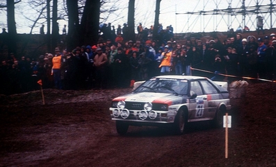 John Buffum - Neil Wilson
31º Lombard RAC Rally 1982. Audi Quattro (E344). Clasificado 12º.

Del 21 al 25 de Noviembre, York, Inglaterra.
Superficie: asfalto - tierra.

El Rally tenia un total de 2970.00 km de los que 711.73 km divididos en 69 tramos eran especiales, (una de ellas fue cancelada SS46 Yair de 8.53 Km).

Se inscribieron 161 equipos, tomaron la salida 146, finalizaron 63.@
Palabras clave: Audi;Quattro;Gran_Bretaña;1982