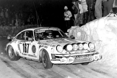 Bernard Chenevière - André Lassere
50º Rallye Automobile de Monte-Carlo 1982. Porsche 934 Turbo. Clasificado 16º.

Del 16 al 22 de Enero, Monte Carlo.
Superficie: asfalto - nieve.

El Rally tenia un total de 4082.71 km de los que 747.81 km divididos en 32 tramos eran especiales, (2 de ellas fueron canceladas SS7 Trigance - Chateauvieux 1 de 28,53 Km y SS15 St Jean en Royans - La Chapelle en Vercors de 38,67 Km).

Se inscribieron 306 equipos, tomaron la salida 299, finalizaron 140.@
Palabras clave: Porsche;Turbo;Montecarlo;1982;nieve