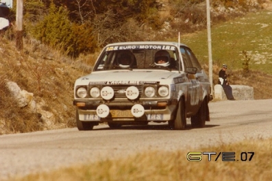 Romain Feitler - J. Thierry
50º Rallye Automobile de Monte-Carlo 1982. Ford Escort RS2000 MKII. Clasificado 28º.

Del 16 al 22 de Enero, Monte Carlo.
Superficie: asfalto - nieve.

El Rally tenia un total de 4082.71 km de los que 747.81 km divididos en 32 tramos eran especiales, (2 de ellas fueron canceladas SS7 Trigance - Chateauvieux 1 de 28,53 Km y SS15 St Jean en Royans - La Chapelle en Vercors de 38,67 Km).

Se inscribieron 306 equipos, tomaron la salida 299, finalizaron 140.@
Palabras clave: Ford;Escort;Montecarlo;1982